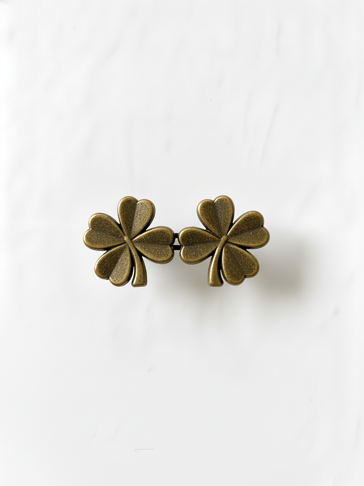 Clover waist adjuster pin in brass