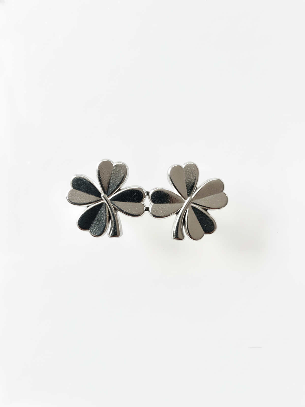 Clover waist adjuster pin in silver