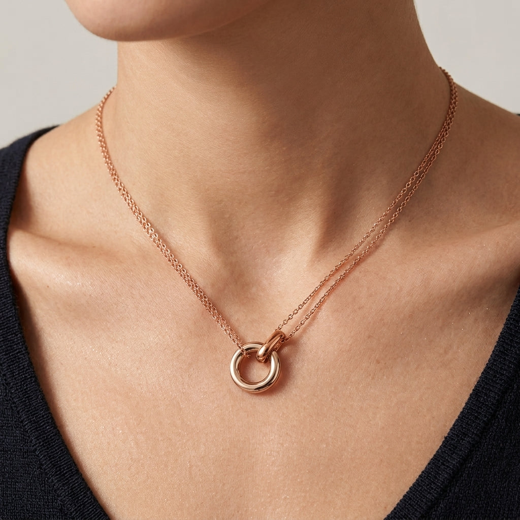 Elise rose gold pendant detail